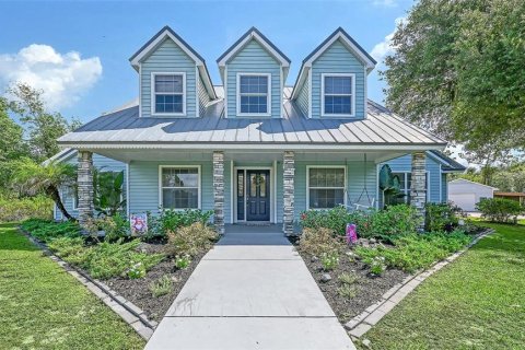 House in Myakka City, Florida 3 bedrooms, 275.27 sq.m. № 2158031 - photo 2