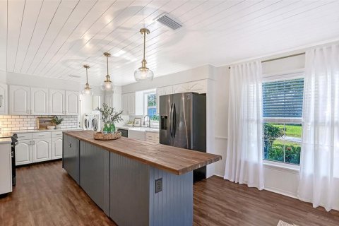 House in Myakka City, Florida 3 bedrooms, 275.27 sq.m. № 2158031 - photo 18