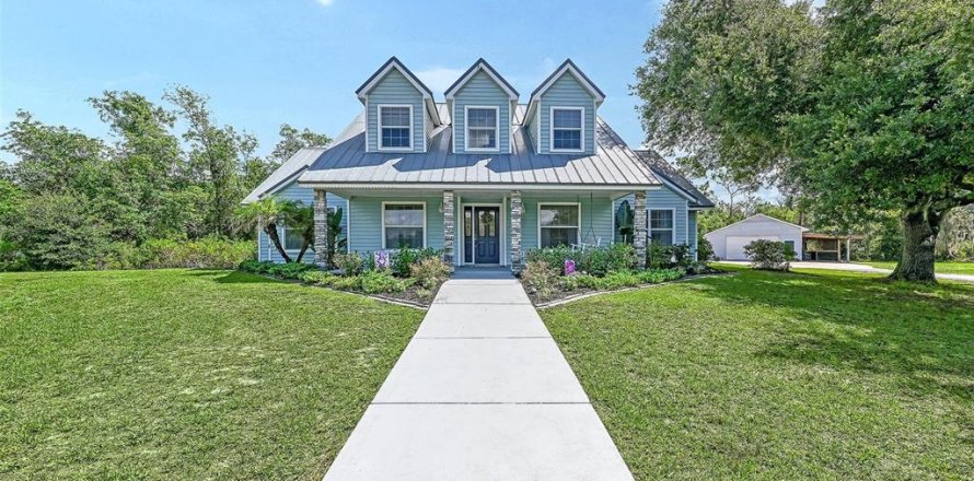 House in Myakka City, Florida 3 bedrooms, 275.27 sq.m. № 2158031