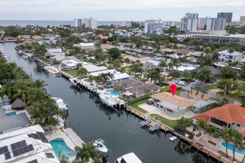 House in Pompano Beach, Florida 3 bedrooms, 151.24 sq.m. № 2034217 - photo 3