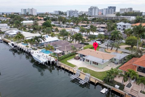 House in Pompano Beach, Florida 3 bedrooms, 151.24 sq.m. № 2034217 - photo 2