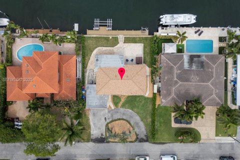 House in Pompano Beach, Florida 3 bedrooms, 151.24 sq.m. № 2034217 - photo 5