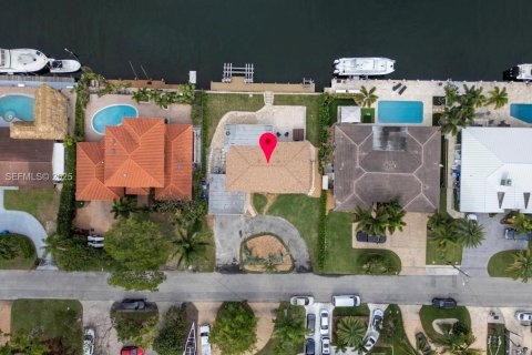 House in Pompano Beach, Florida 3 bedrooms, 151.24 sq.m. № 2034217 - photo 7