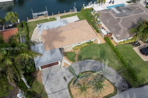 House in Pompano Beach, Florida 3 bedrooms, 151.24 sq.m. № 2034217 - photo 22