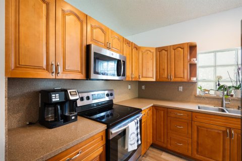 House in Pembroke Pines, Florida 4 bedrooms, 196.4 sq.m. № 2084092 - photo 17