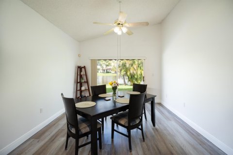 House in Pembroke Pines, Florida 4 bedrooms, 196.4 sq.m. № 2084092 - photo 13