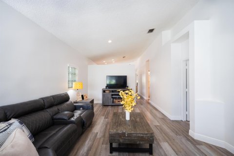 House in Pembroke Pines, Florida 4 bedrooms, 196.4 sq.m. № 2084092 - photo 11