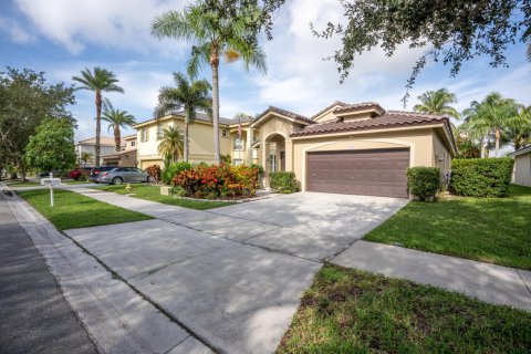 House in Pembroke Pines, Florida 4 bedrooms, 196.4 sq.m. № 2084092 - photo 3