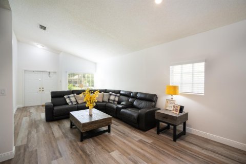 House in Pembroke Pines, Florida 4 bedrooms, 196.4 sq.m. № 2084092 - photo 7