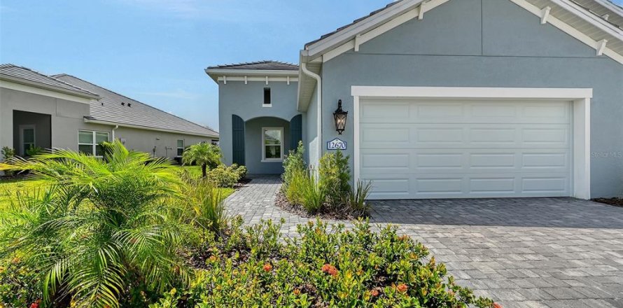 House in Venice, Florida 3 bedrooms, 171.68 sq.m. № 1886123