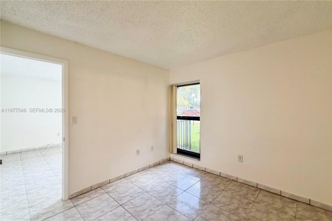 Condominio en alquiler en Miami, Florida, 2 dormitorios, 73.67 m2 № 2043952 - foto 14