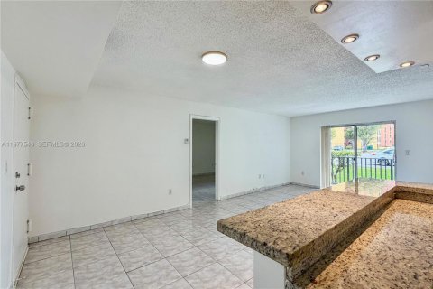 Condominio en alquiler en Miami, Florida, 2 dormitorios, 73.67 m2 № 2043952 - foto 5