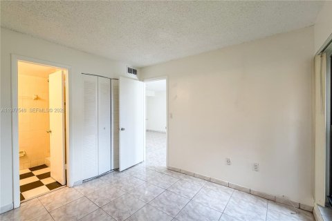 Condominio en alquiler en Miami, Florida, 2 dormitorios, 73.67 m2 № 2043952 - foto 15