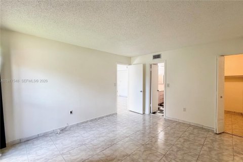 Condominio en alquiler en Miami, Florida, 2 dormitorios, 73.67 m2 № 2043952 - foto 9