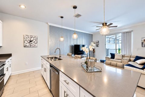 Touwnhouse à vendre à Kissimmee, Floride: 4 chambres, 176.7 m2 № 2438234 - photo 3