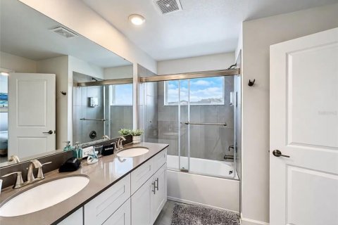 Touwnhouse à vendre à Kissimmee, Floride: 4 chambres, 176.7 m2 № 2438234 - photo 7