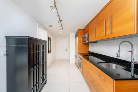 Condominio en alquiler en Miami, Florida, 55.56 m2 № 1877498 - foto 13