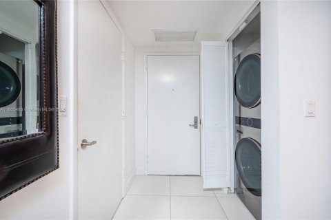 Condominio en alquiler en Miami, Florida, 55.56 m2 № 1877498 - foto 14