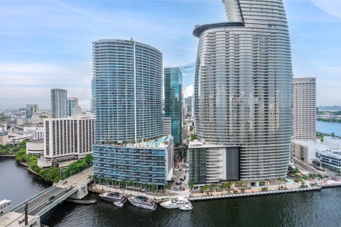 Condominio en alquiler en Miami, Florida, 55.56 m2 № 1877498 - foto 1