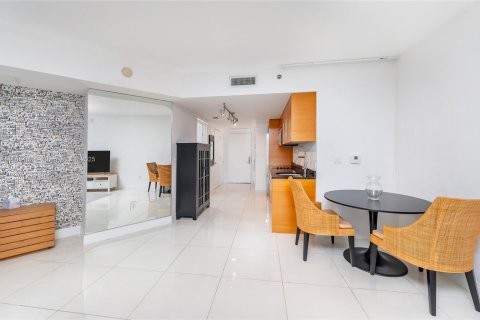 Condominio en alquiler en Miami, Florida, 55.56 m2 № 1877498 - foto 12