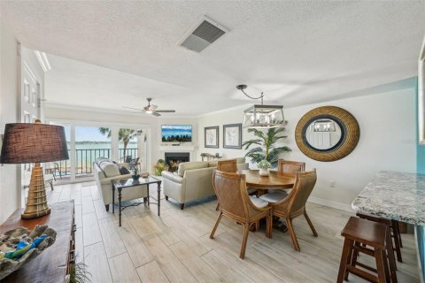 Copropriété à vendre à Saint Petersburg, Floride: 2 chambres, 117.52 m2 № 2093877 - photo 10