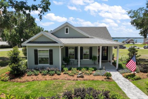 House in Mount Dora, Florida 3 bedrooms, 188.31 sq.m. № 1792954 - photo 1