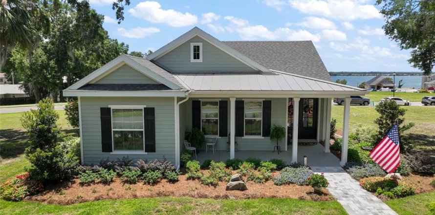 House in Mount Dora, Florida 3 bedrooms, 188.31 sq.m. № 1792954