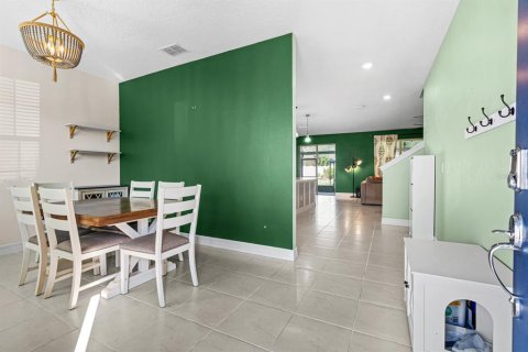 Casa en venta en Riverview, Florida, 5 dormitorios, 244.89 m2 № 2422744 - foto 2