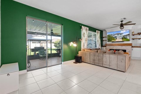 Casa en venta en Riverview, Florida, 5 dormitorios, 244.89 m2 № 2422744 - foto 12