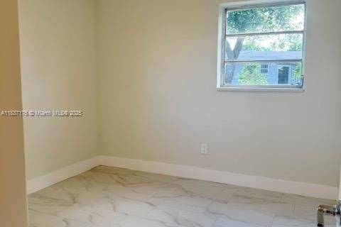 House in Miami Gardens, Florida 3 bedrooms № 1821857 - photo 7