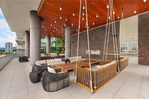 Condo in Miami, Florida, 1 bedroom  № 2086397 - photo 16
