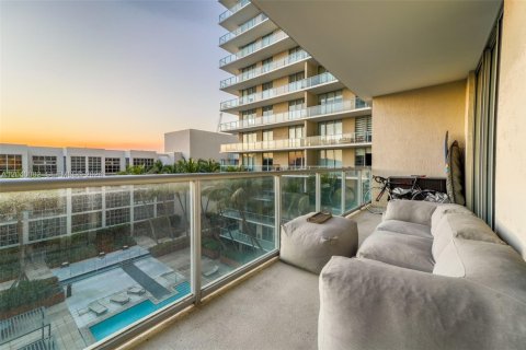 Condo in Miami, Florida, 1 bedroom  № 2086397 - photo 9