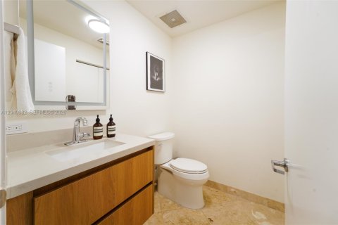 Condo in Miami, Florida, 1 bedroom  № 2086397 - photo 10
