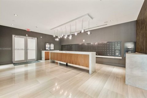 Condo in Miami, Florida, 1 bedroom  № 2086397 - photo 24