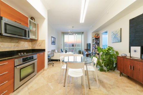 Condo in Miami, Florida, 1 bedroom  № 2086397 - photo 7