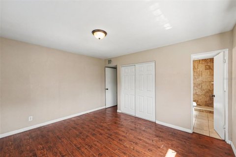 House in Seminole, Florida 3 bedrooms, 148.46 sq.m. № 2237985 - photo 14