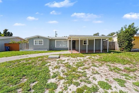 House in Seminole, Florida 3 bedrooms, 148.46 sq.m. № 2237985