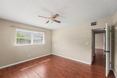 House in Seminole, Florida 3 bedrooms, 148.46 sq.m. № 2237985 - photo 22