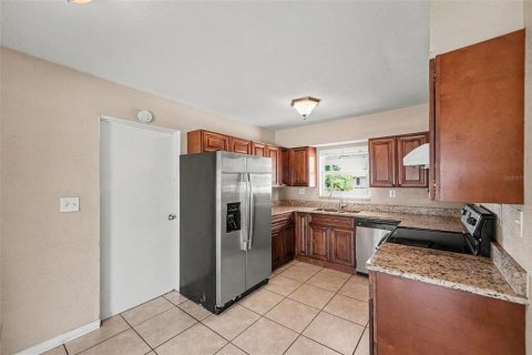 House in Seminole, Florida 3 bedrooms, 148.46 sq.m. № 2237985 - photo 10