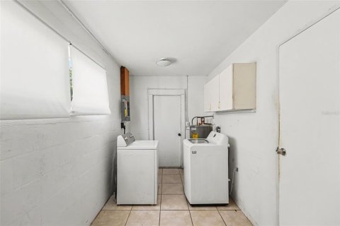 House in Seminole, Florida 3 bedrooms, 148.46 sq.m. № 2237985 - photo 26