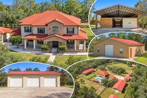 House in Weeki Wachee, Florida 8 bedrooms, 584.82 sq.m. № 2430395