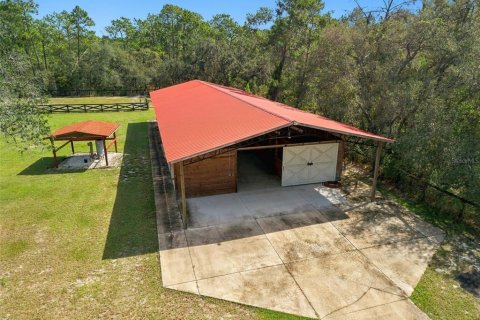 House in Weeki Wachee, Florida 8 bedrooms, 584.82 sq.m. № 2430395 - photo 4