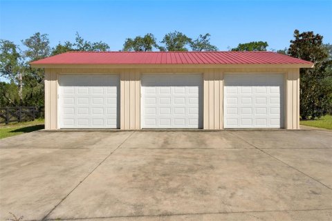 House in Weeki Wachee, Florida 8 bedrooms, 584.82 sq.m. № 2430395 - photo 6
