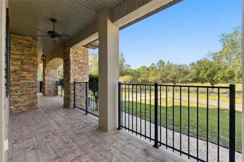 House in Weeki Wachee, Florida 8 bedrooms, 584.82 sq.m. № 2430395 - photo 11