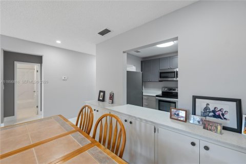 Купить кондоминиум в Корал-Спрингс, Флорида 2 спальни, 76.64м2, № 2011410 - фото 10