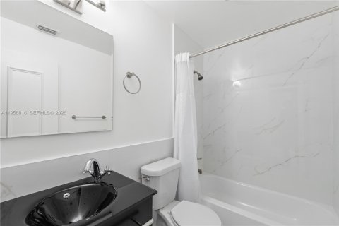 Купить кондоминиум в Корал-Спрингс, Флорида 2 спальни, 76.64м2, № 2011410 - фото 17