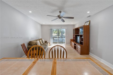 Купить кондоминиум в Корал-Спрингс, Флорида 2 спальни, 76.64м2, № 2011410 - фото 4