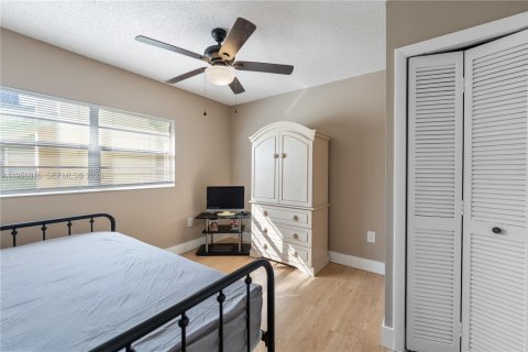 Купить кондоминиум в Корал-Спрингс, Флорида 2 спальни, 76.64м2, № 2011410 - фото 18