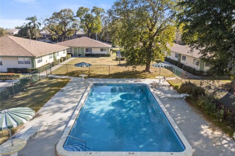 Купить кондоминиум в Корал-Спрингс, Флорида 2 спальни, 76.64м2, № 2011410 - фото 23