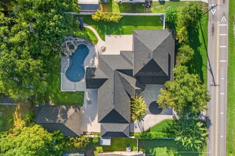 Casa en Tampa, Florida 5 dormitorios, 369.75 m2 № 2133483